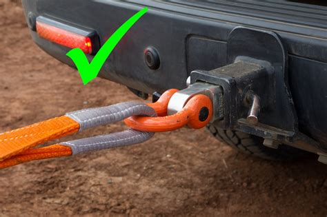 how to use tow strap and shackles